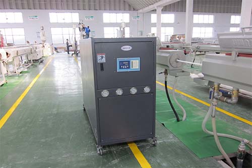 注塑機用冷水機現場(chǎng)